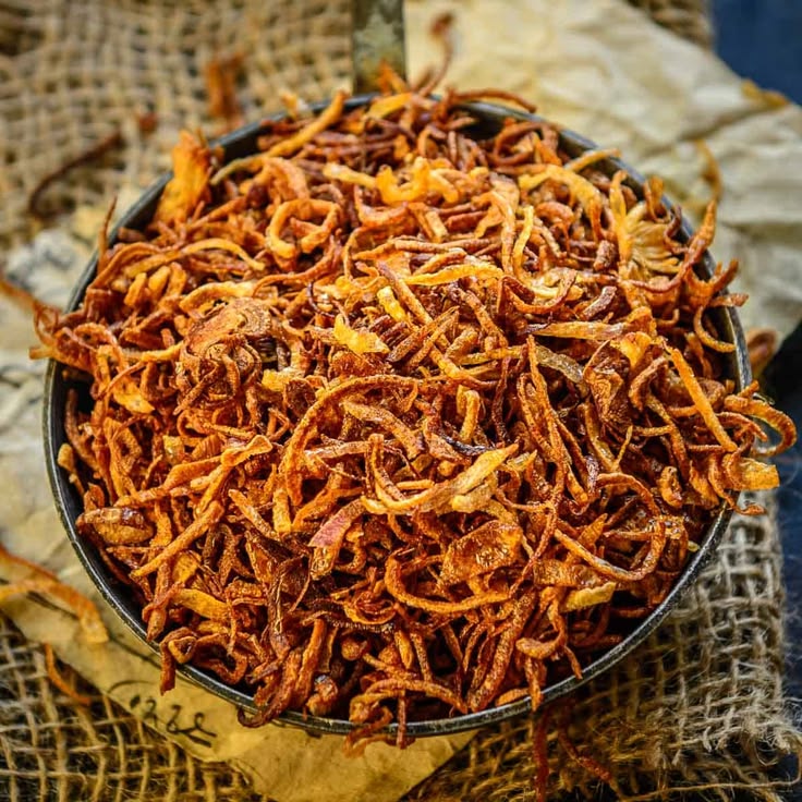 Crispy fried onion birista